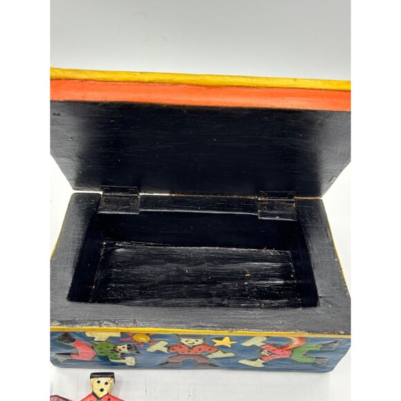 Vintage Handmade Wood carved Box with Dancing Figures Chupak Folk Art 1996 - Picture 11 of 16